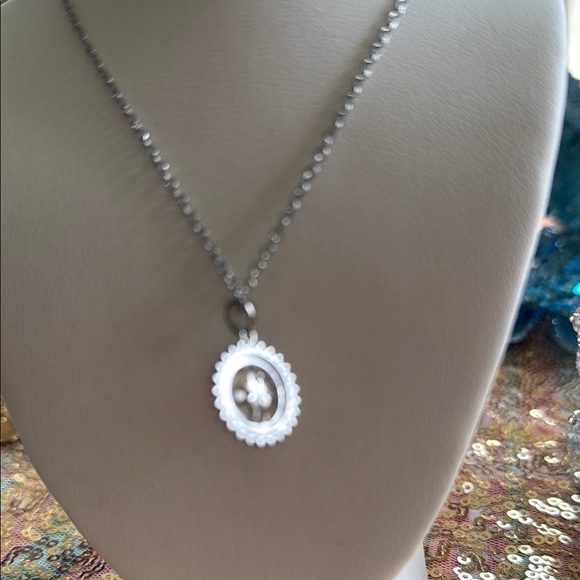 White Fresh Water Pearl - Picture 6 of 8